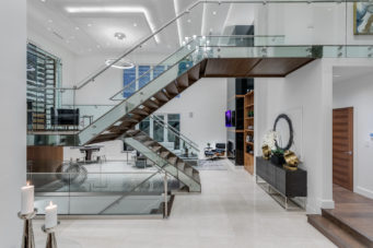 595 King Georges Way